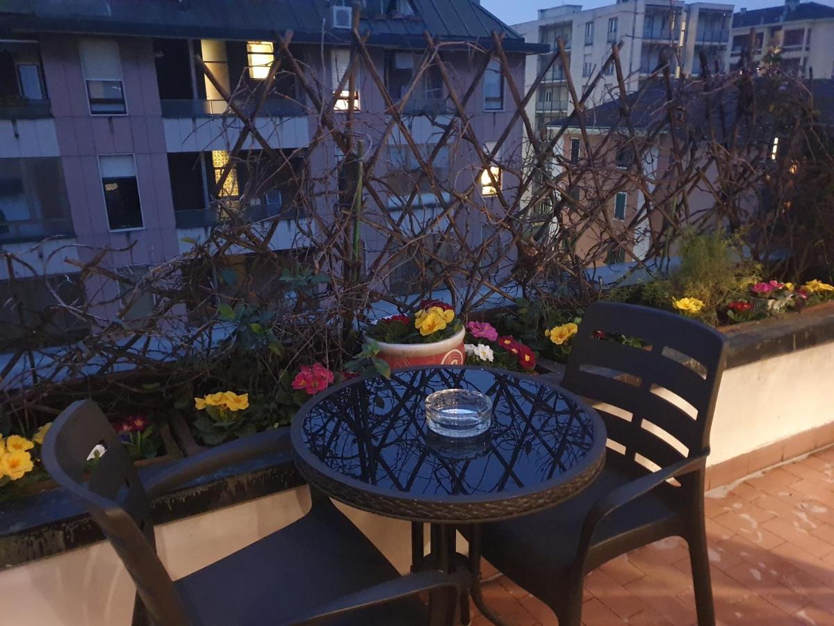 The Boheme Vintage Junior Suite ---- Cozy & Quiet & Comfortable With Private Bathroom & Fully Equipped Kitchenette & Cozy Balcony - Lift To 4Th Floor - Metro' Verde -Green Subway Porta Genova Milano Ngoại thất bức ảnh