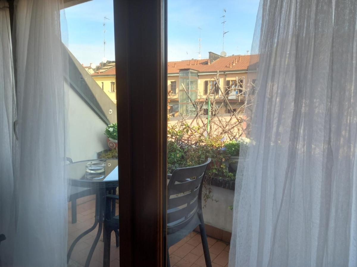 The Boheme Vintage Junior Suite ---- Cozy & Quiet & Comfortable With Private Bathroom & Fully Equipped Kitchenette & Cozy Balcony - Lift To 4Th Floor - Metro' Verde -Green Subway Porta Genova Milano Ngoại thất bức ảnh